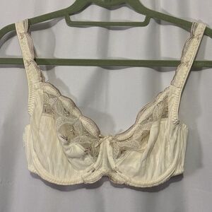 Chantelle Bra Legende Cream White Pink Underwire 32DD Style 2981 Unlined